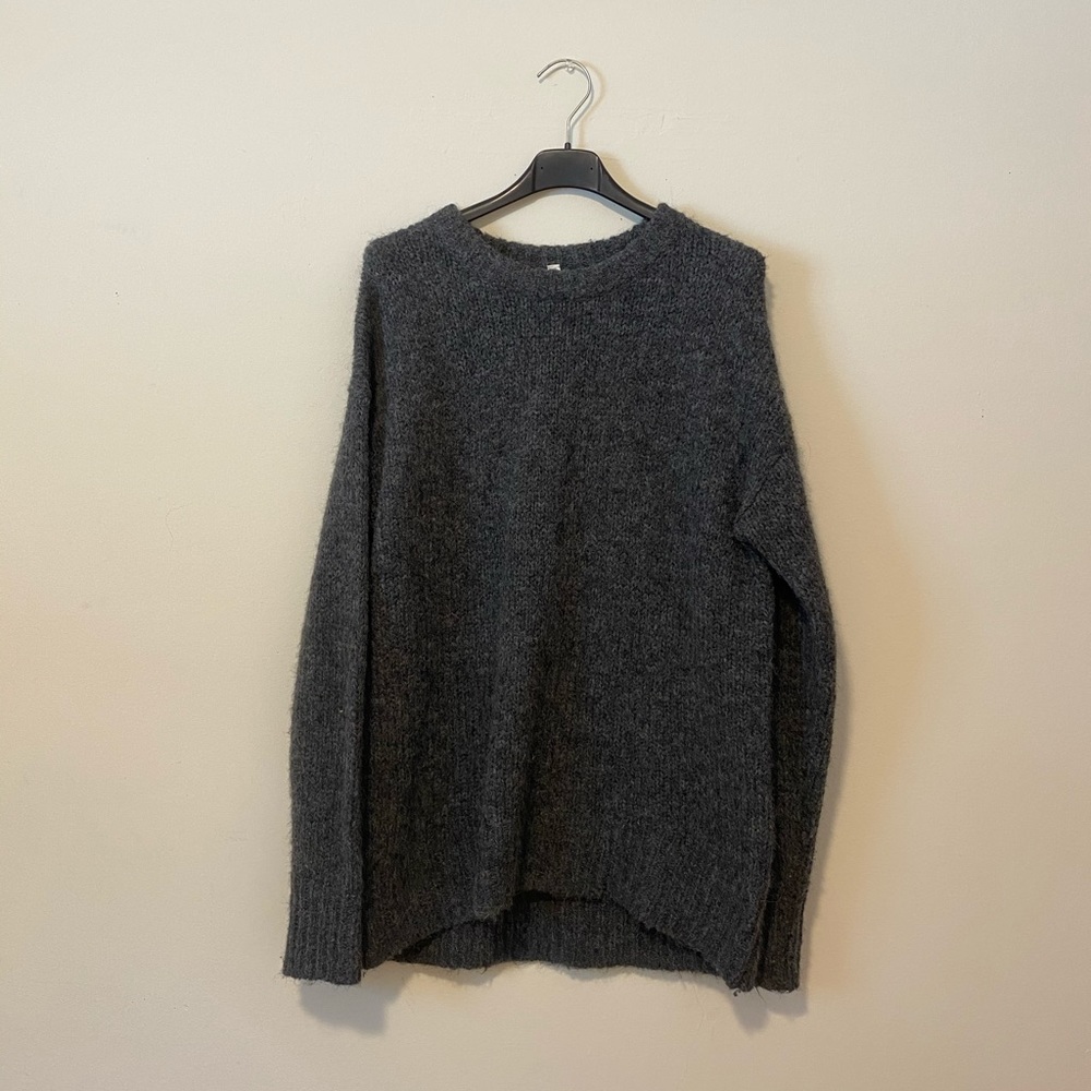 Aritzia sweater